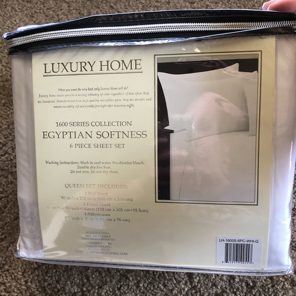 NWT Queen sheet set